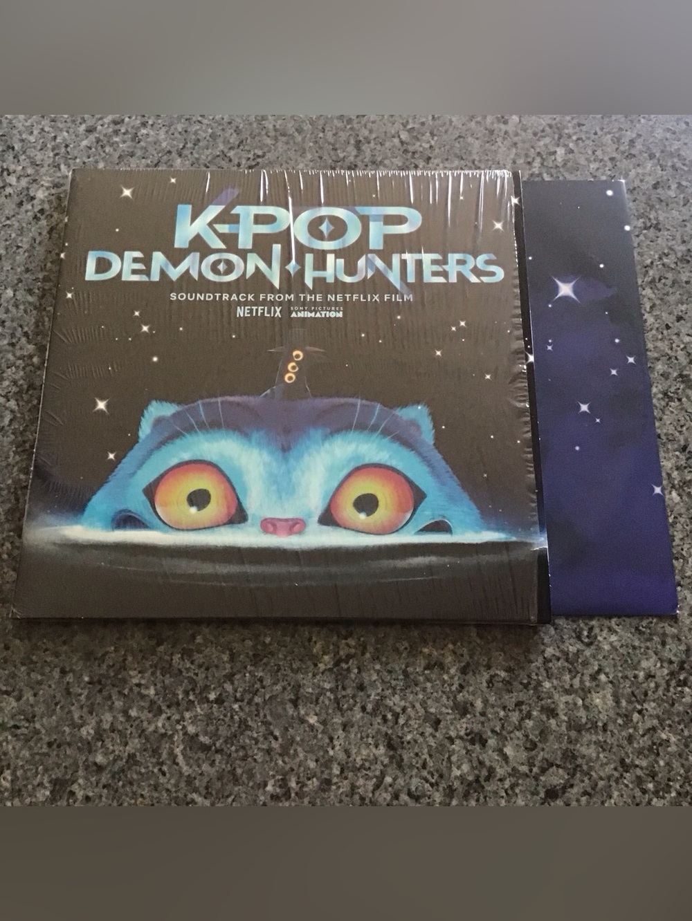 K-Pop Demon Hunters Glow in the Dark Derpy Sussie Vinyl Only Soundtrack
